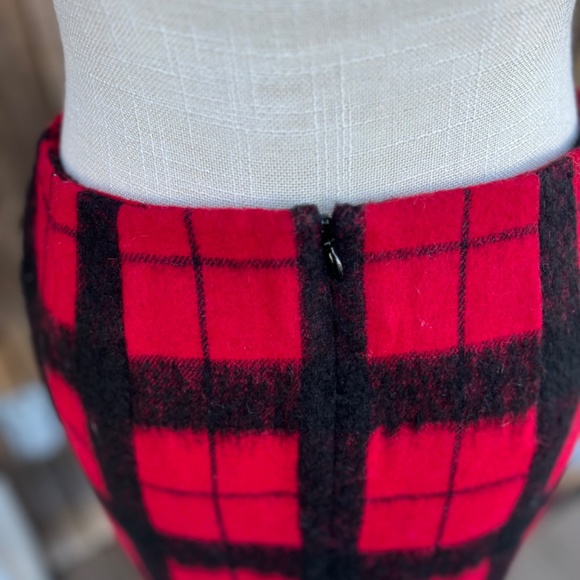 Talbot black and red size 2 Petite skirt - Picture 5 of 6